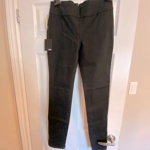 Wilfred Free Aritzia - KARLINA pant. Woman’s black pant. Cotton/twill, size 10.